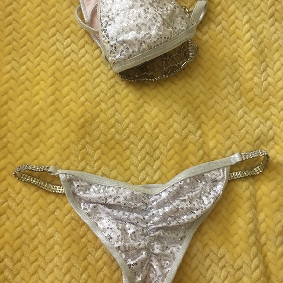 Veve Swimwear bathing suit - Picture 2 of 2